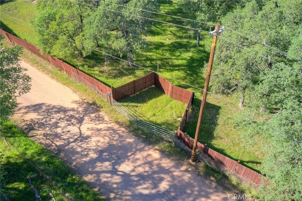 Photo of 43 Alta Mira Ln, Oroville, CA 95966 (MLS # OR26061039)