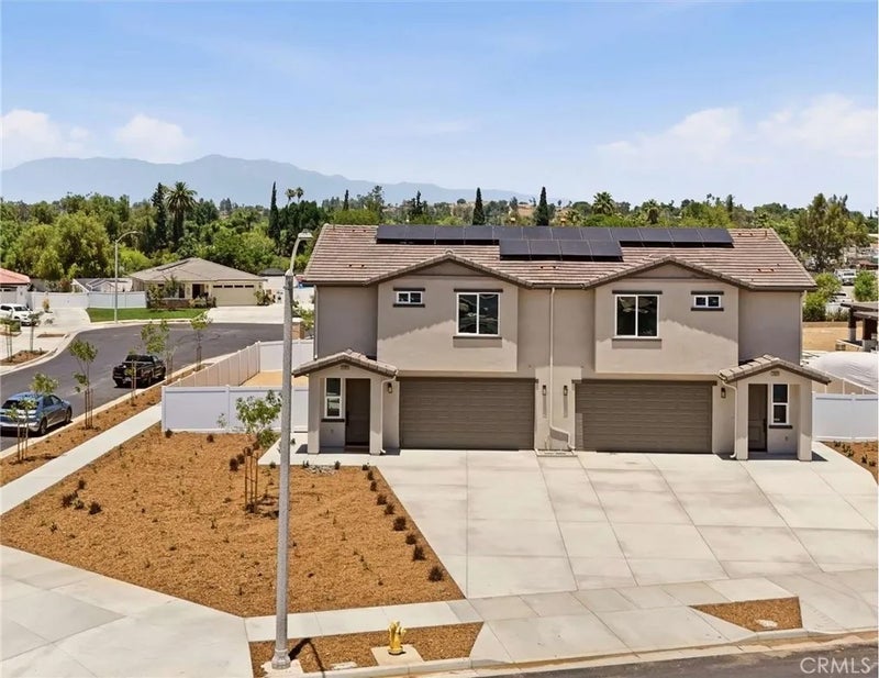 5852--5854 Norwood Avenue