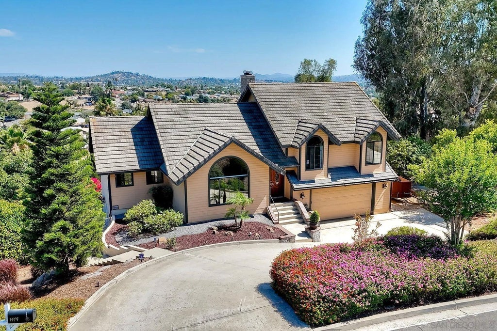 Photo of 1419 Rimrock Drive, Escondido, CA 92027 (MLS # 260014273)