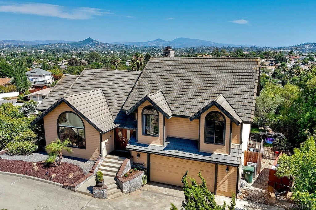 Photo of 1419 Rimrock Drive, Escondido, CA 92027 (MLS # 260014273)