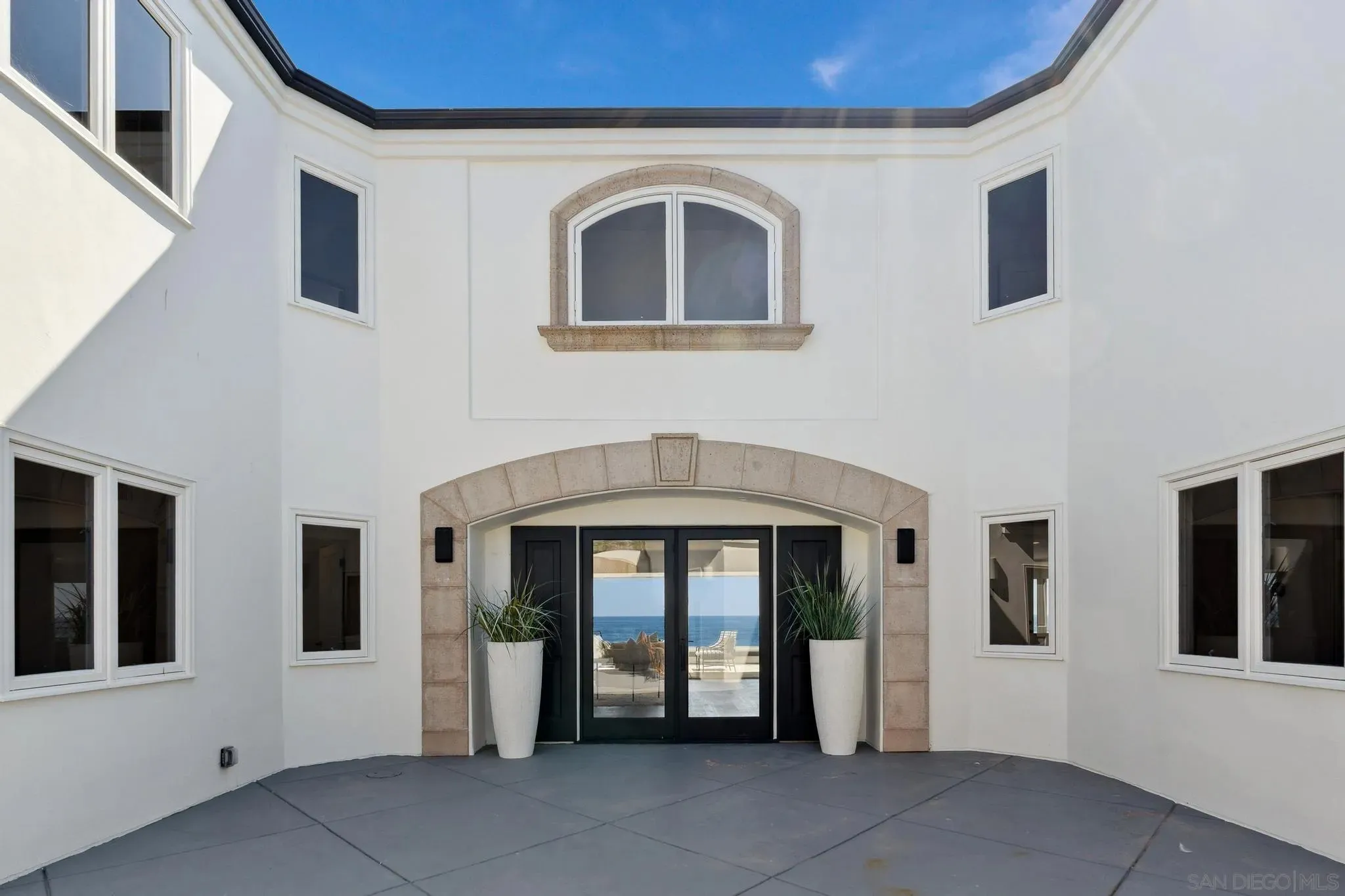 La Jolla, California 92037, United States, 4 Bedrooms Bedrooms, ,5 BathroomsBathrooms,Residential,Active,169083