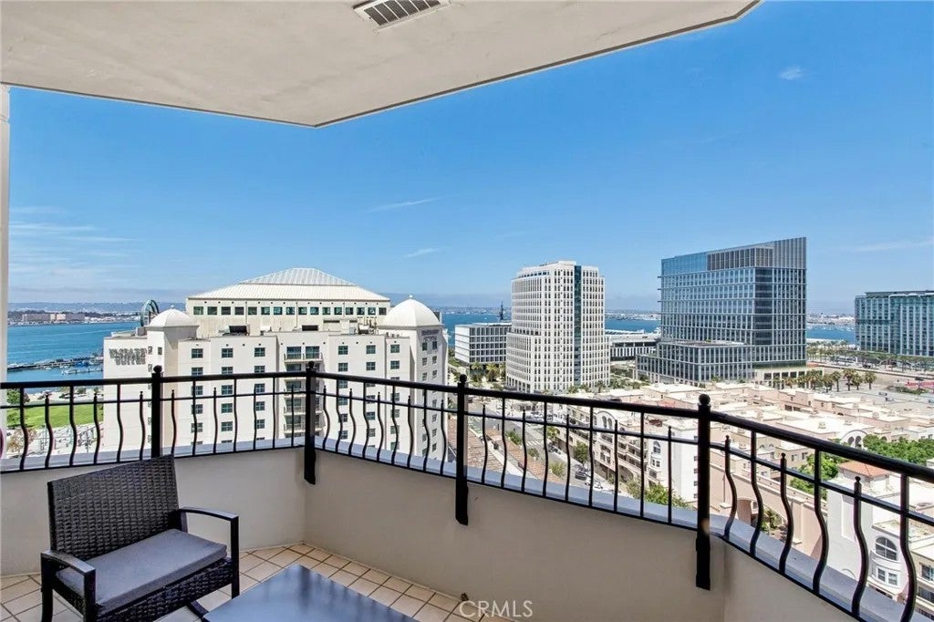 700 W Harbor Dr. 1601
