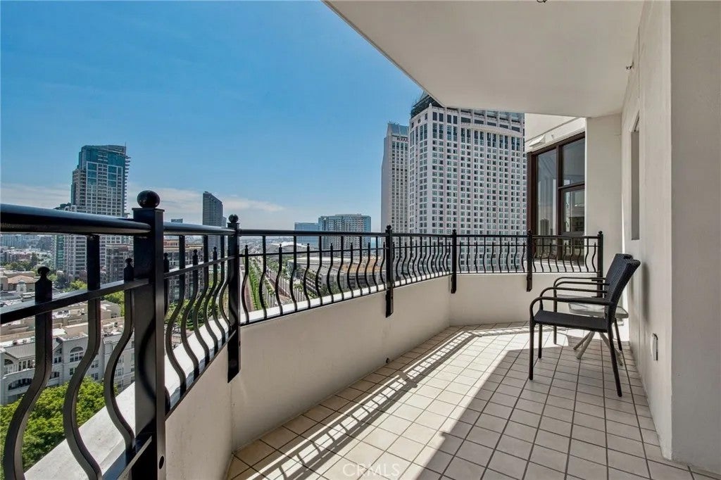 700 W Harbor Dr. 1601