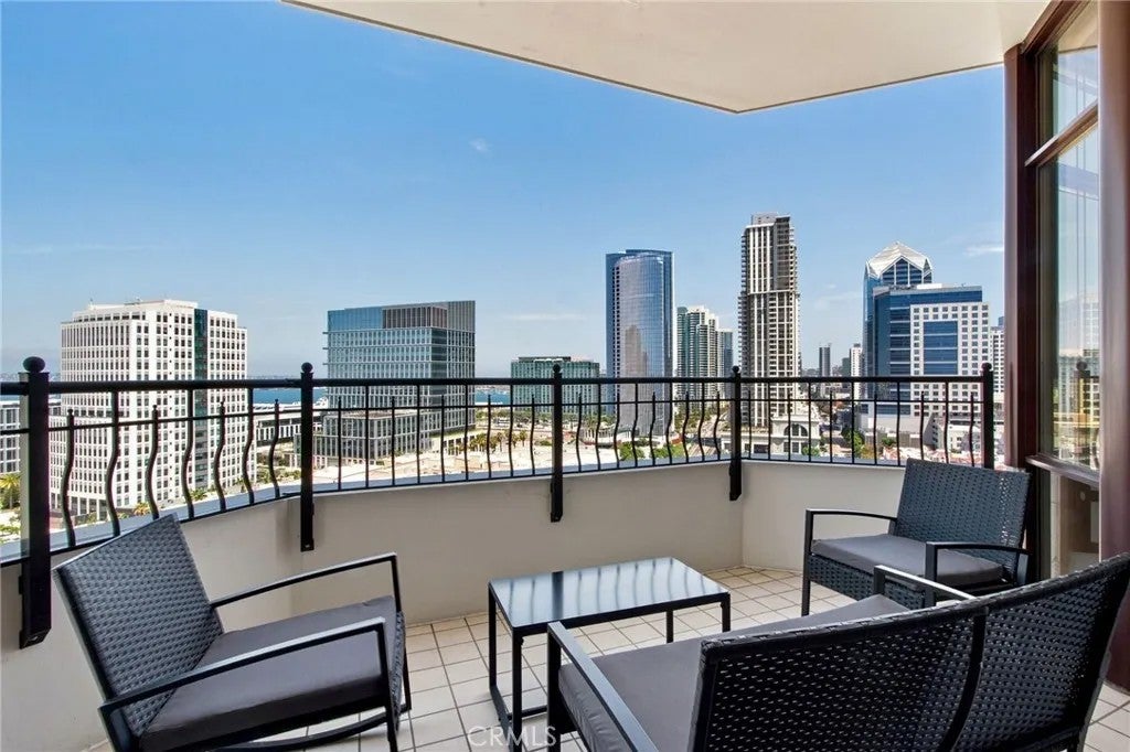 700 W Harbor Dr. 1601