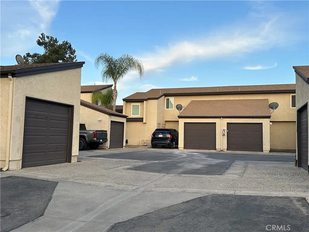Photo of 274 Parkview Place, Lake Elsinore, CA 92530 (MLS # IG26087468)