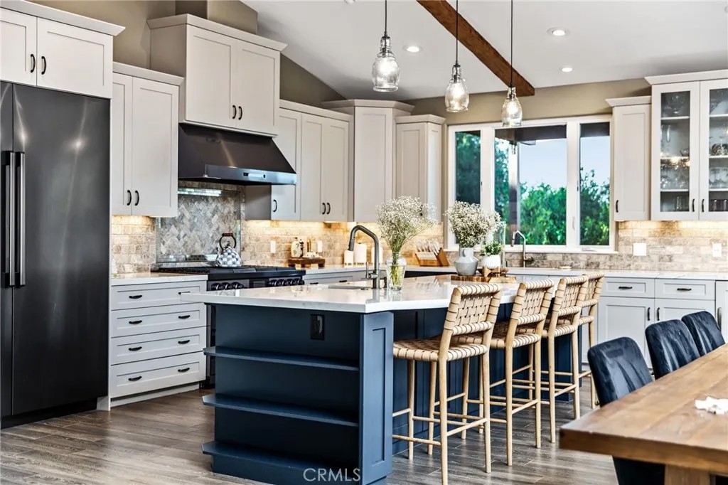 4007 Ladera Vista Road