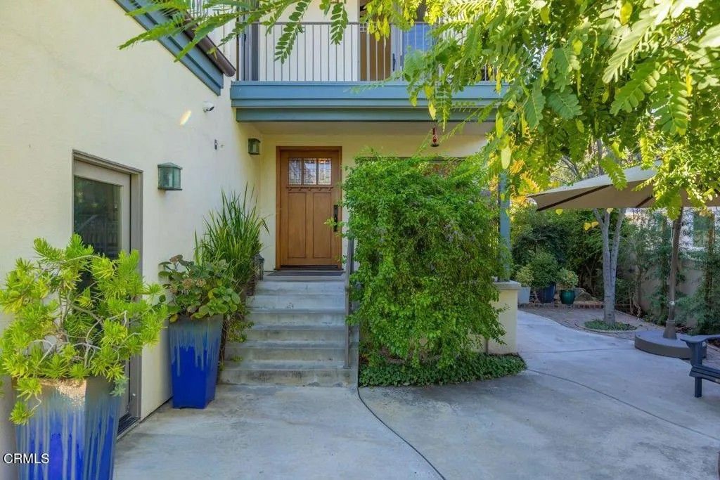 Photo of 309 S Signal Street, Ojai, CA 93023 (MLS # V1-34192)