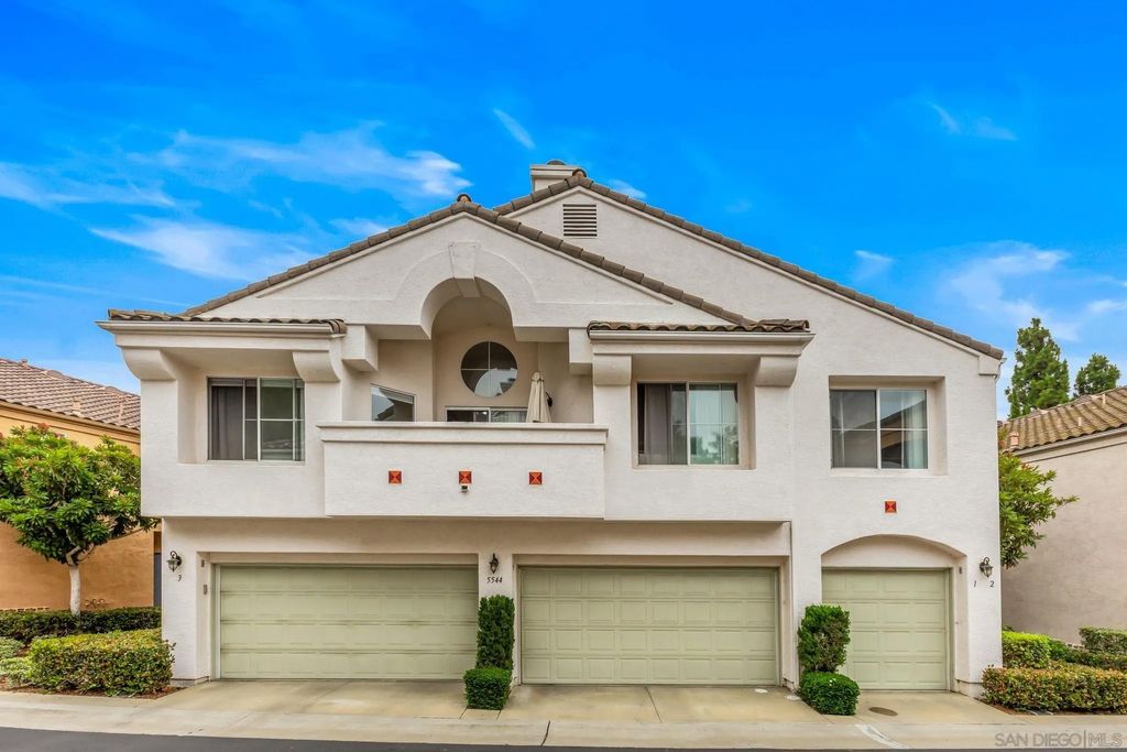 Photo of 5544 Renaissance Ave #2, La Jolla, CA 92122 (MLS # 260011185)
