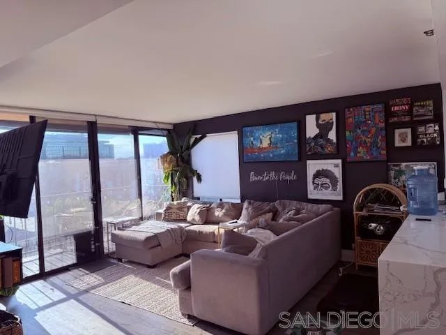 1514 7Th Ave 403