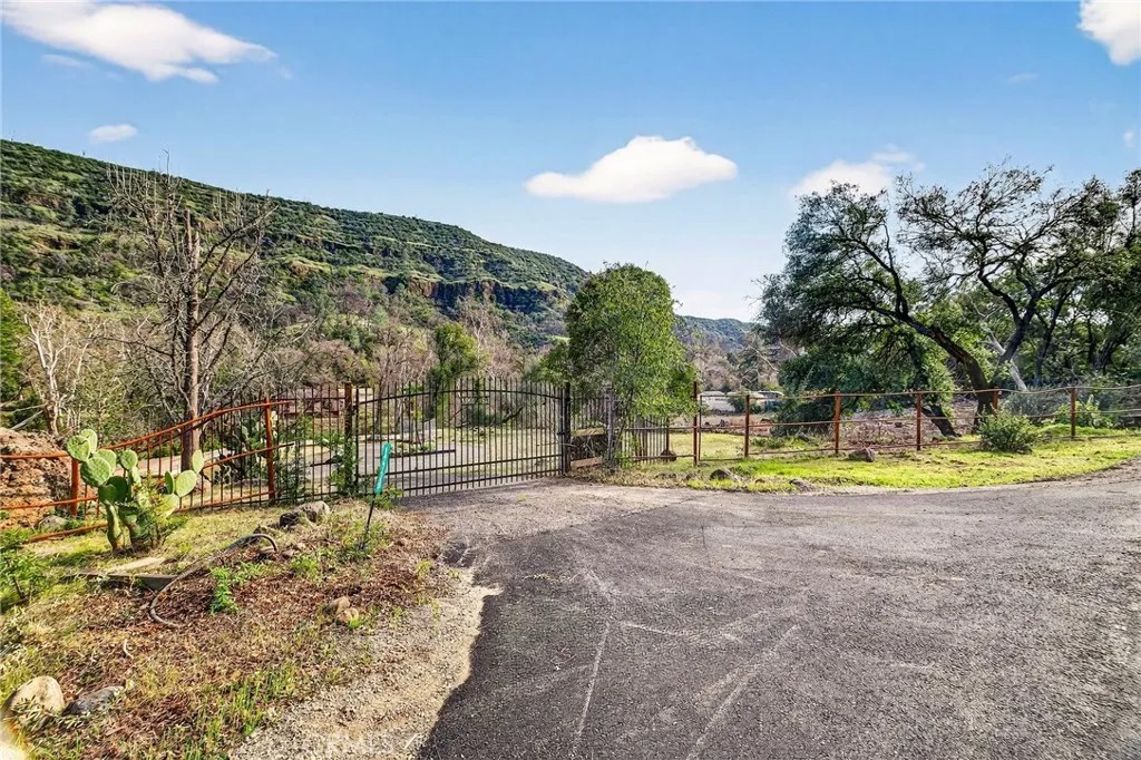 12738 Centerville Road