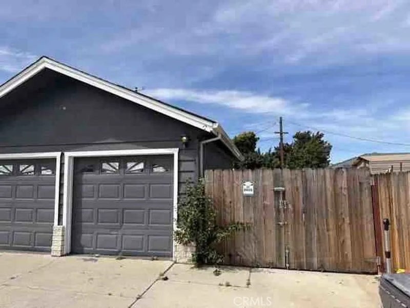 1275 Armstrong