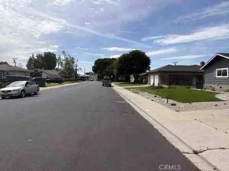 1275 Armstrong