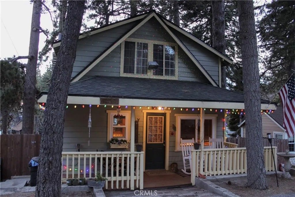 Photo of 31655 Silver Spruce Dr, Running Springs, CA 92382 (MLS # CV26019904)