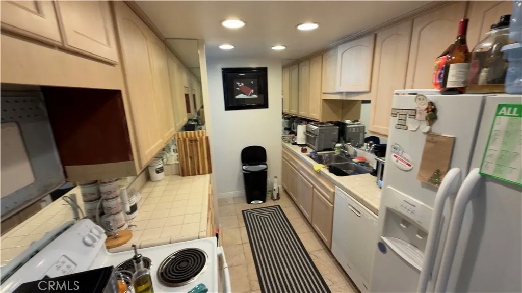 3940 Gresham Street 344