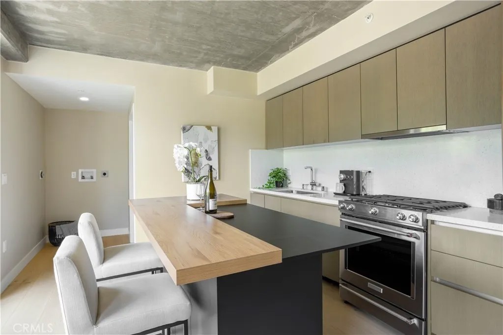 380 Cordova Street 105