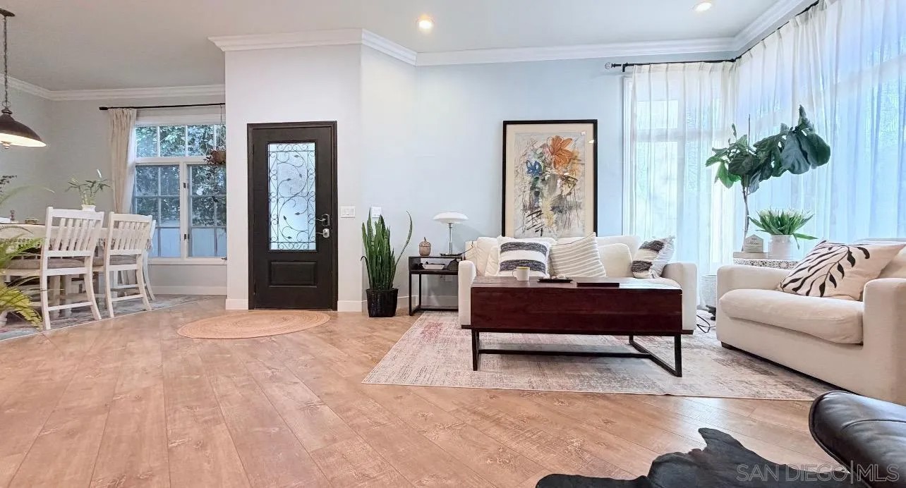 5135 Caminito Exquisito