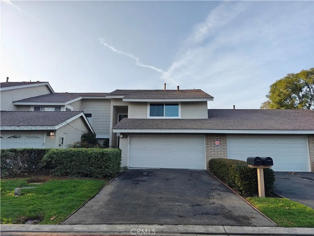 Photo of 4 Brookmont, Irvine, CA 92604 (MLS # OC25277843)