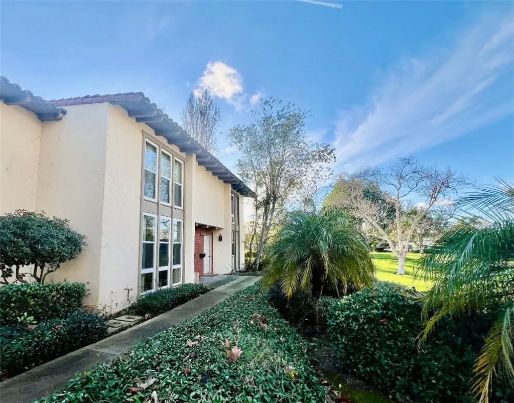 Photo of 2225 Vista Huerta, Newport Beach, CA 92660 (MLS # NP26010665)