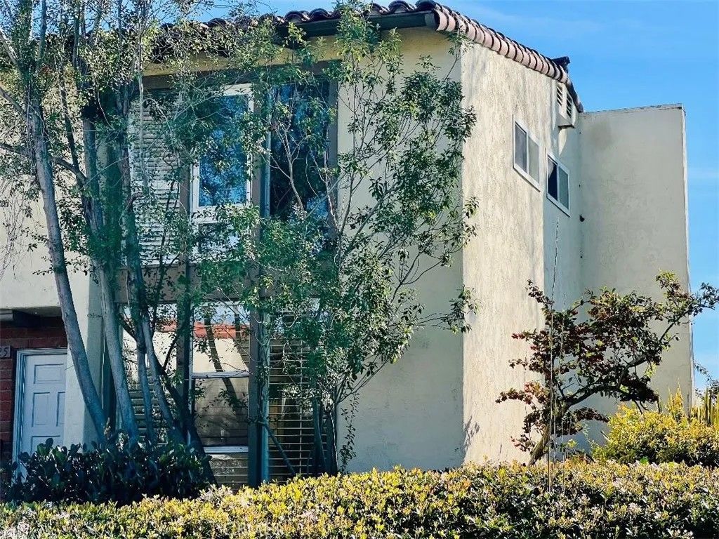 Photo of 2225 Vista Huerta, Newport Beach, CA 92660 (MLS # NP26010665)