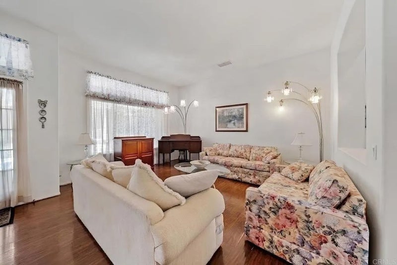 1999 Pecan Tree Street