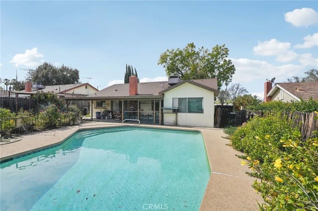 Photo of 521 Bond St, Redlands, CA 92373 (MLS # IV26049434)