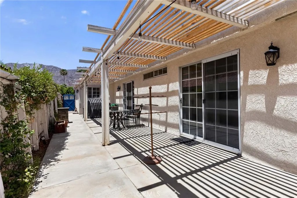 52416 Avenida Villa