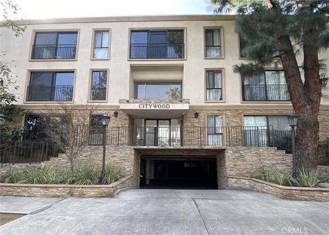 15344 Weddington Sherman Oaks CA 91411