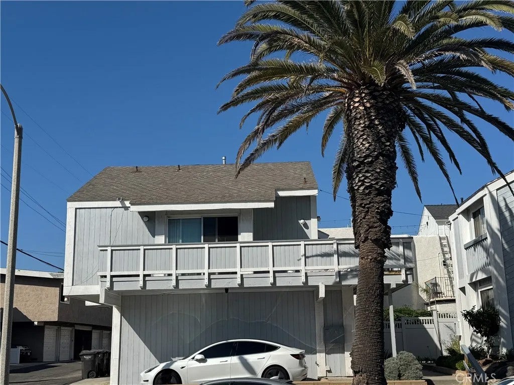 Photo of 301 18th ST #A, Huntington Beach, CA 92648 (MLS # OC26163975)