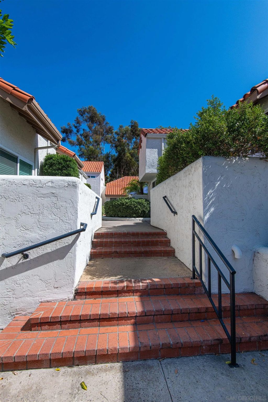 Photo of 4614 Villas Dr, Bonita, CA 91902 (MLS # 250040165)