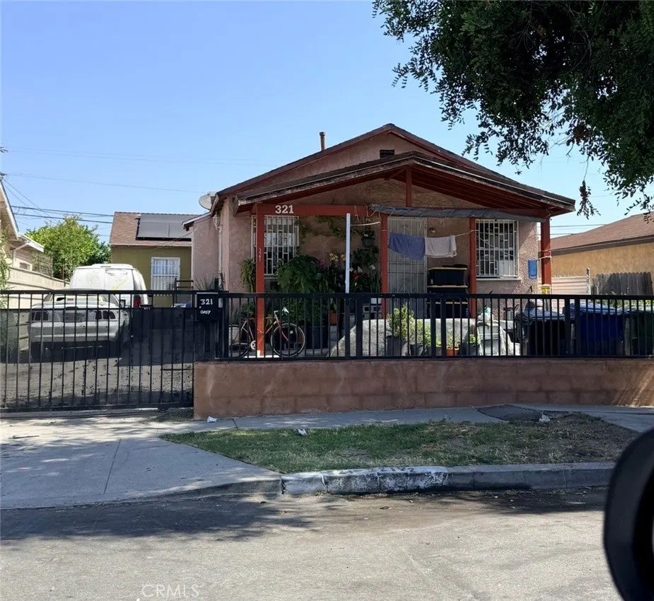 321 E 101st