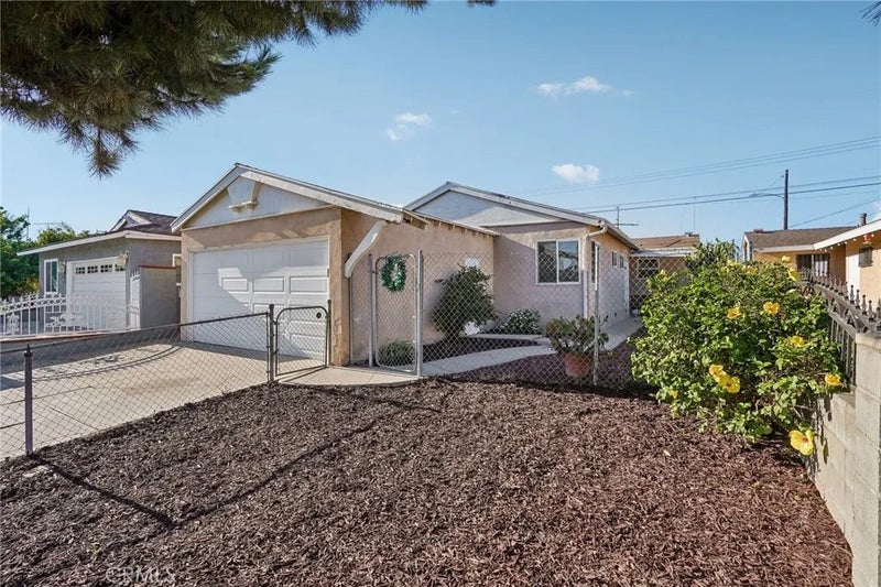 873 E Deloras Drive