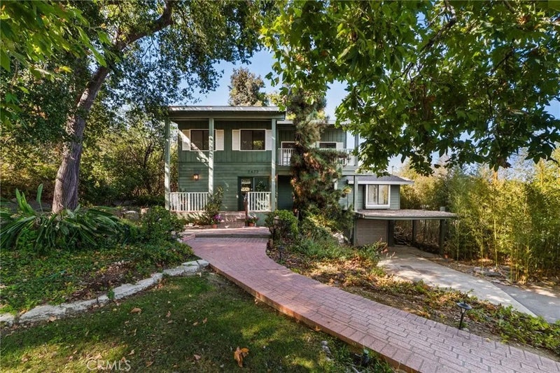 2470 N Euclid