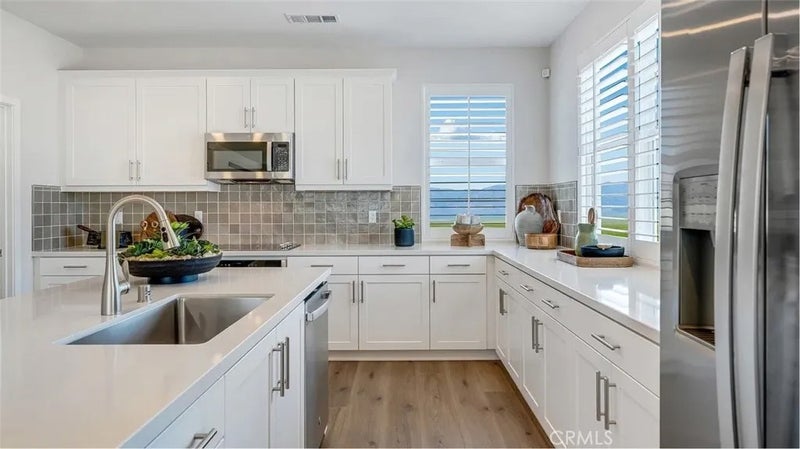 2631 E Lincoln Paseo