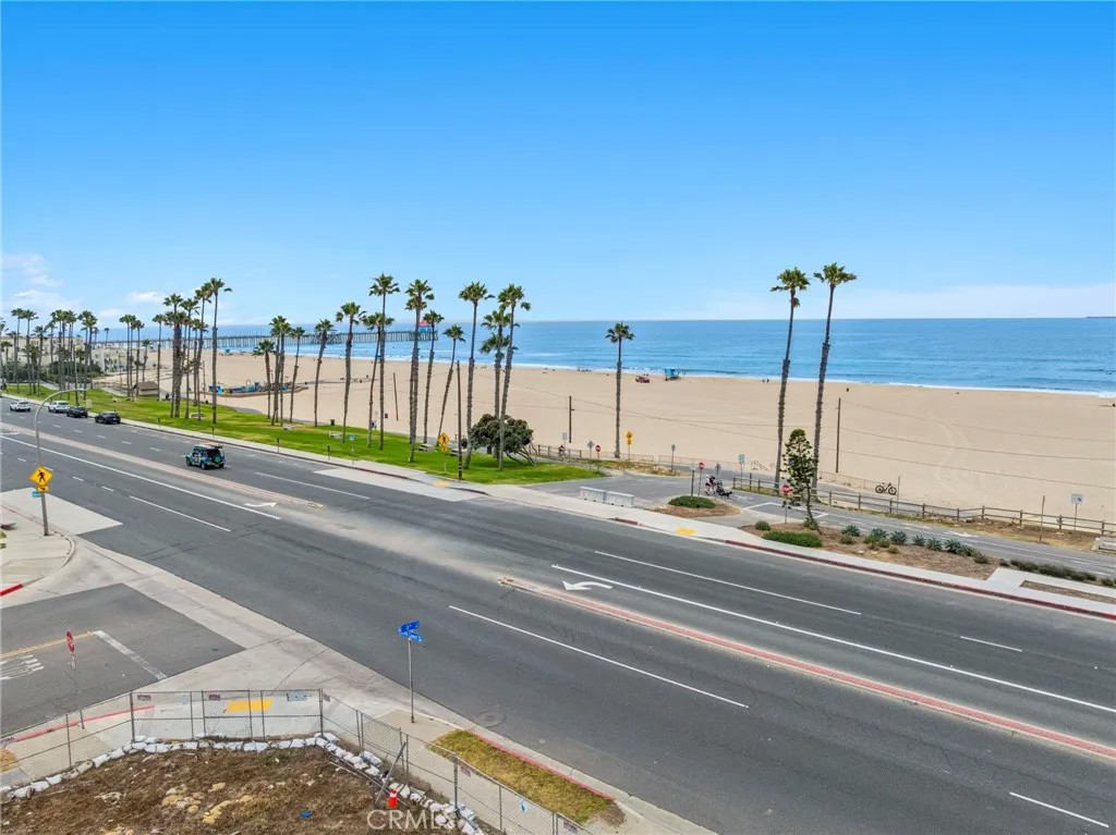 1102 Pacific Coast Hwy
