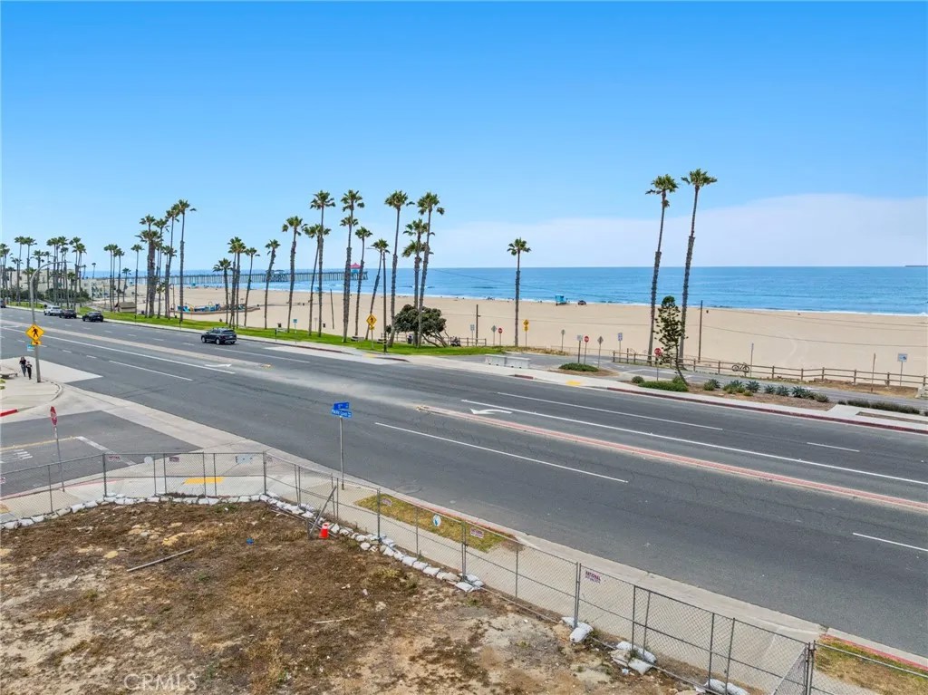 1102 Pacific Coast Hwy