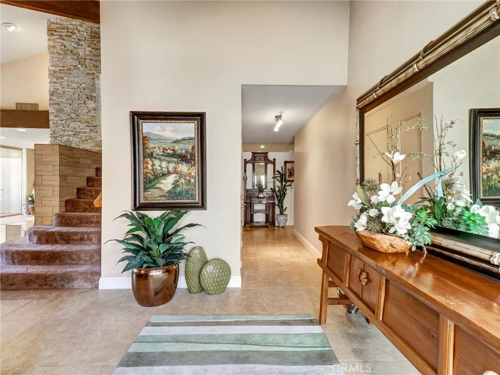 208 Kavenish Drive South