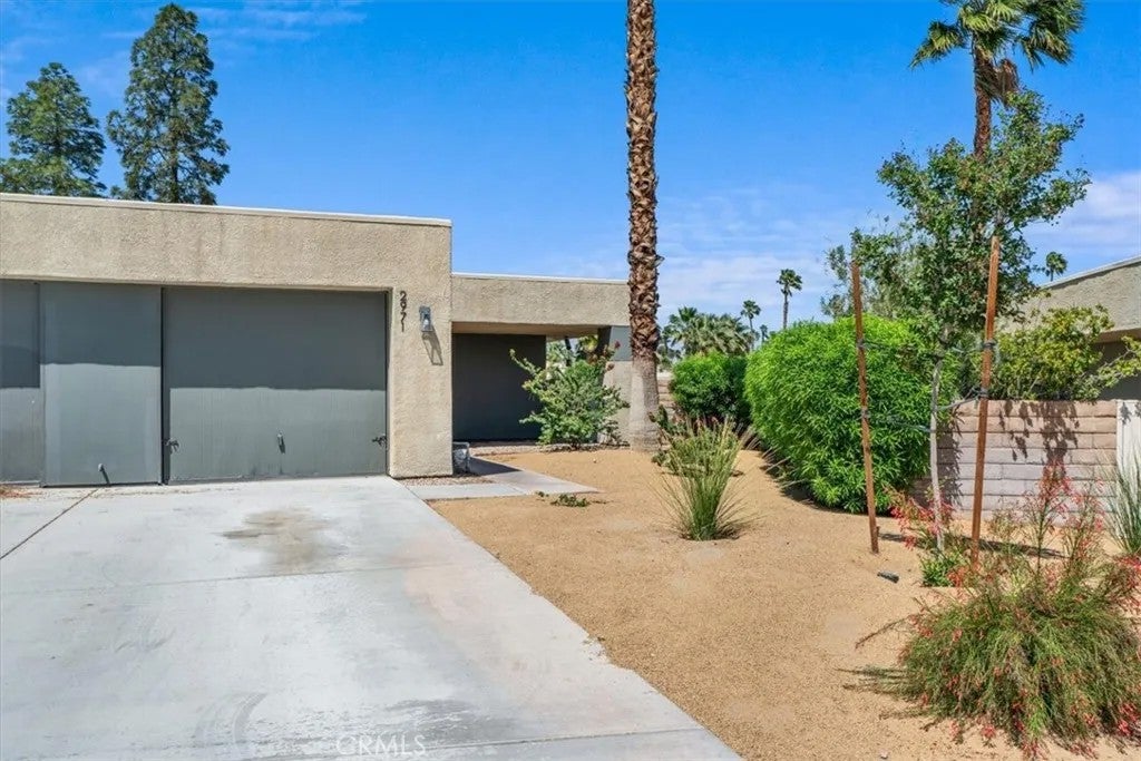 Photo of 2971 E Sunflower Circle, Palm Springs, CA 92262 (MLS # IG26072777)