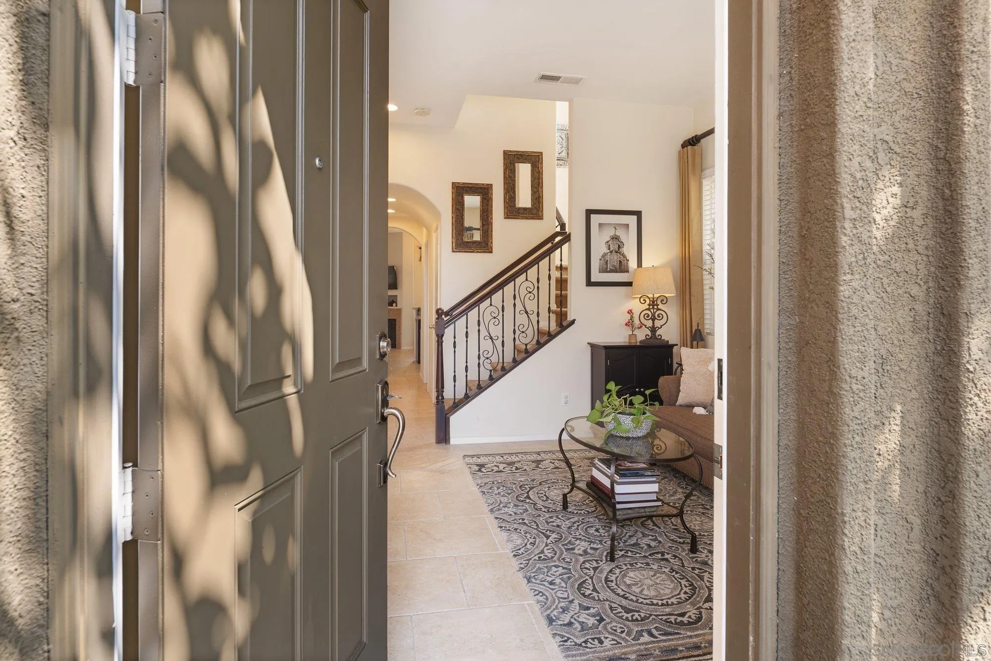 1551 Avenida De Avila