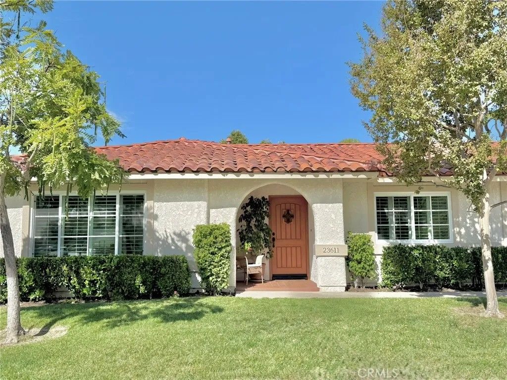 Photo of 23611 Via Storni, Mission Viejo, CA 92692 (MLS # OC25252032)