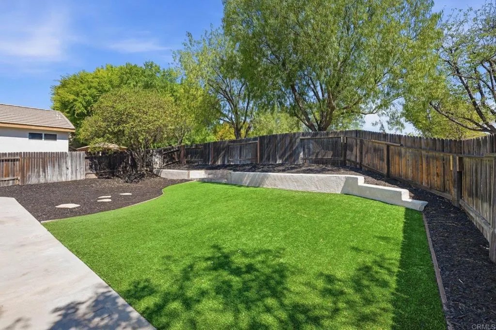 24798 Oakhurst Court