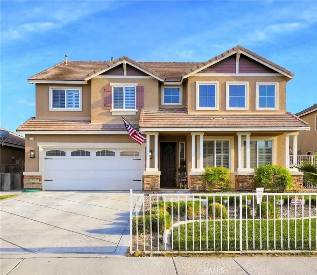 Photo of 3212 Tumble Weed Avenue, Rosamond, CA 93560 (MLS # CV26097229)