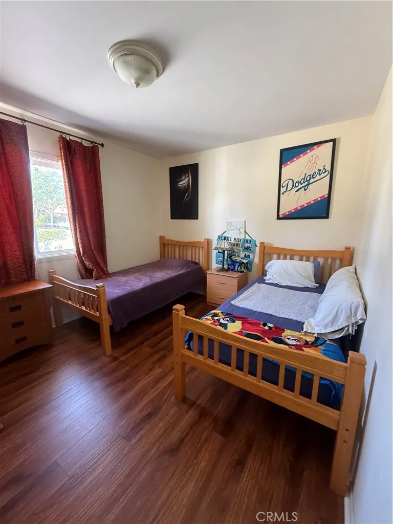 212 S Lone Hill