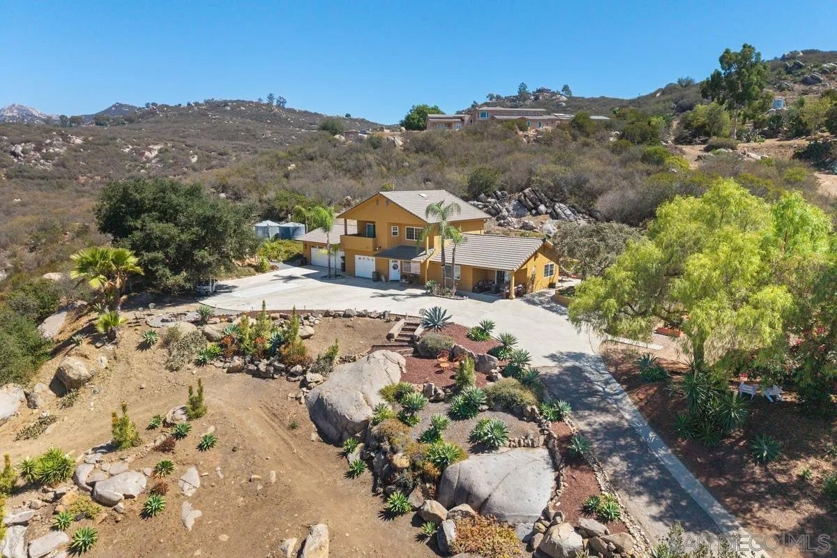 13044 Yerba Valley Way