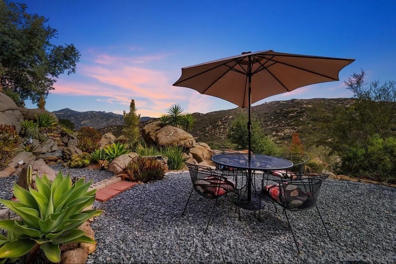 13044 Yerba Valley Way