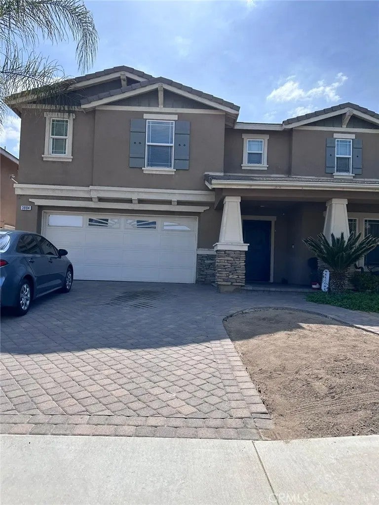 3884 Akina Avenue