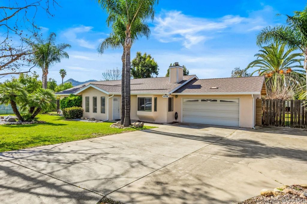 Photo of 16328 Bassett Ct, Ramona, CA 92065 (MLS # 260005668)