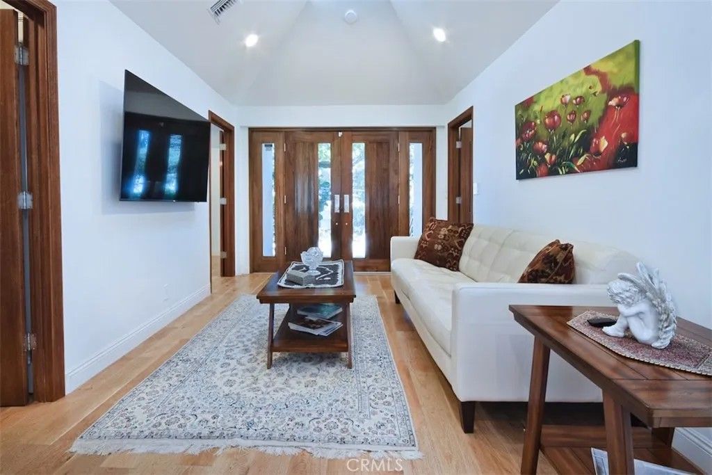 Photo of 15128 Valley Vista Boulevard, Sherman Oaks, CA 91403 (MLS # SR25279104)