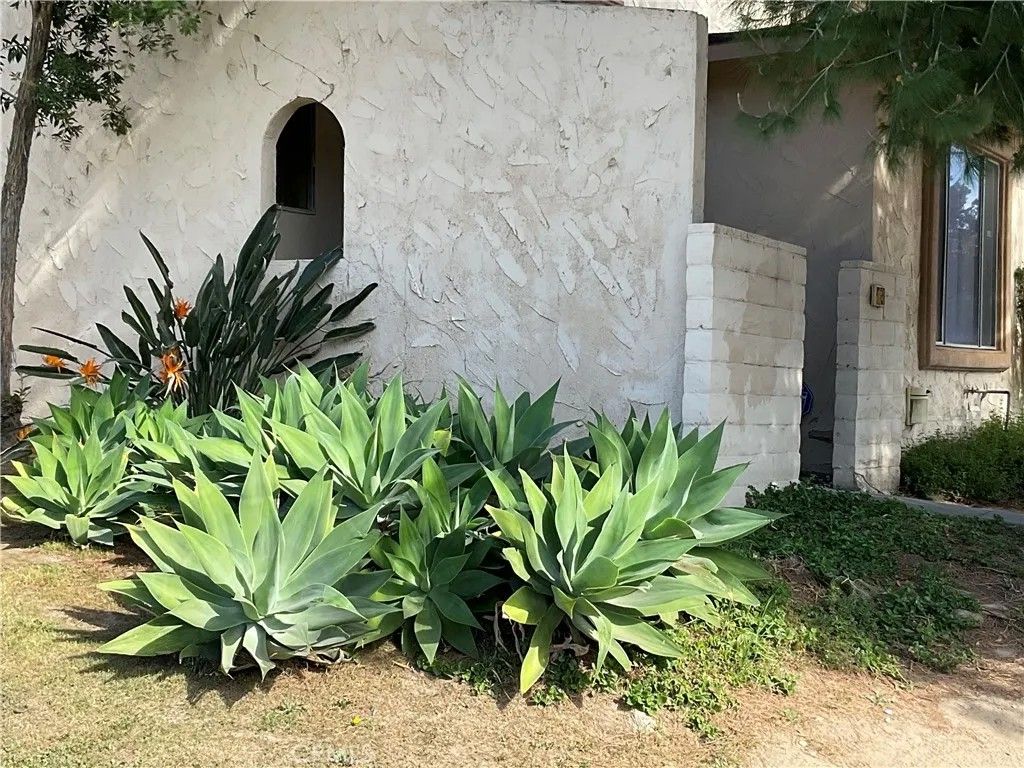 Photo of 3700 Mountain Ave #6B, San Bernardino, CA 92404 (MLS # IV26057698)