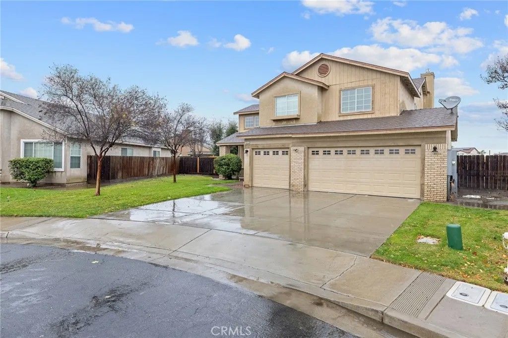 Photo of 3232 N Zion Cir, Hanford, CA 93230 (MLS # FR25281724)