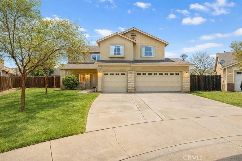 Photo of 3232 N Zion Cir, Hanford, CA 93230 (MLS # FR25281724)